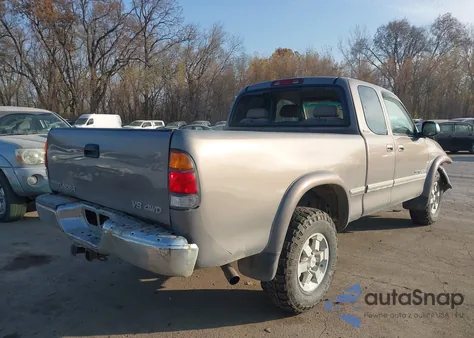2000 Toyota Tundra Ltd V8 z USA, uszkodzony, nr VIN 5TBBT4818YS072117